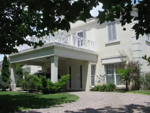 Abril Club De Campo