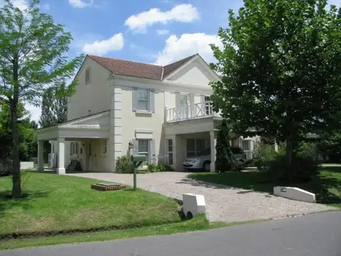 Casa en Venta en Abril Club De Campo, Countries y Barrios Cerrados en Berazategui