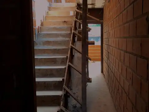 Casa 5 ambientes con 3 baños