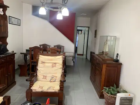 Casa 5 ambientes con 1 baño