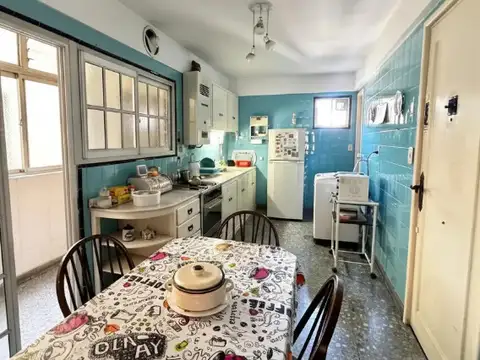 En Venta Depto de 4 amb con dep. al Frente en Caballito