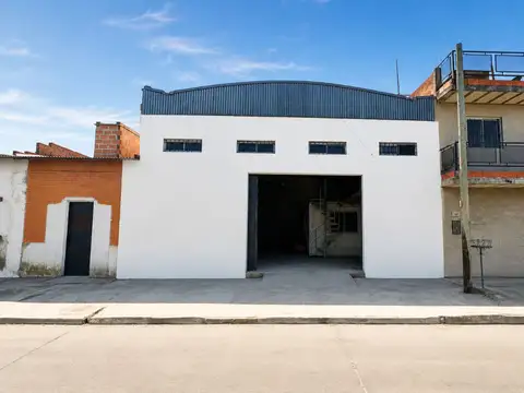 Venta Galpon casa con garaje  loft en Casanova