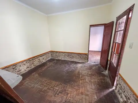 Venta Casa Interna única. Barrio España y Hospitales. Rosario.