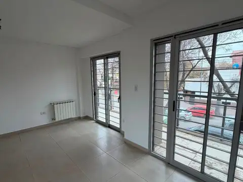 Departamento 6 ambientes con 2 baños