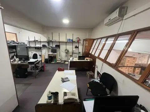 Alquiler: Galpón / Deposito con oficinas y entrada de camiones en Villa Crespo (Mixtura 3)