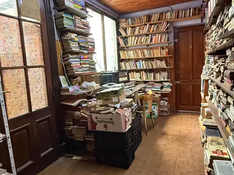 PH de 8 Ambientes  al Frente Ent. Indep. 4 Baños Terraza  "IDEAL USO COMERCIAL"