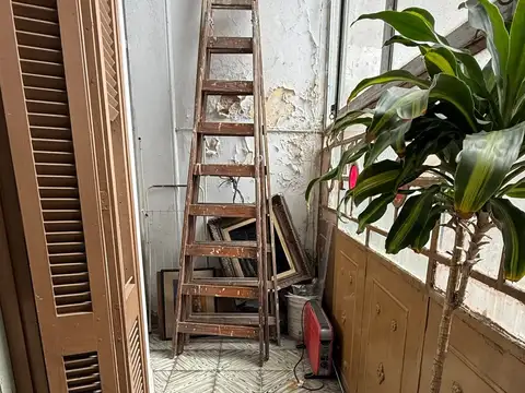 PH de 8 Ambientes  al Frente Ent. Indep. 4 Baños Terraza  "IDEAL USO COMERCIAL"