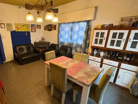 Casa en Venta con 3 cocheras