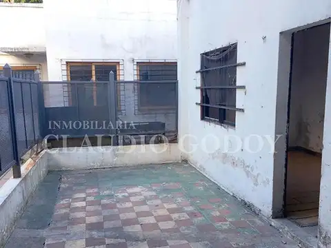 Depto Tipo Casa 3 ambientes con 2 baños