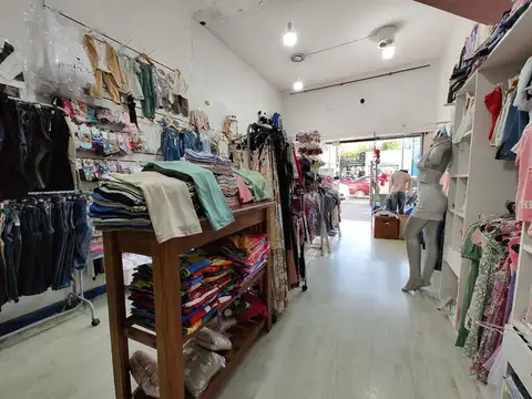 DOS LOCALES Y CASA EN VENTA LOS HORNOS BLOQUE