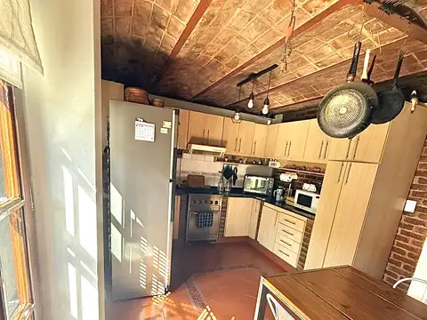 Casa con Jardín, Piscina, Quincho y Parrilla