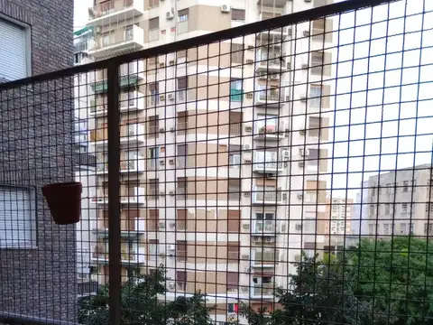 2 AMBIENTES AL FRENE CON BALCON SOBRE AVENIDA