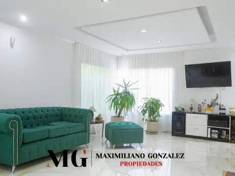 Casa 5 ambientes con 3 baños