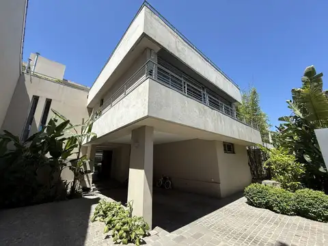 CASA EN VENTA EN ACASSUSO