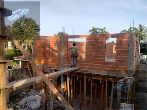 Depto Tipo Casa en Venta con 1 cocheras