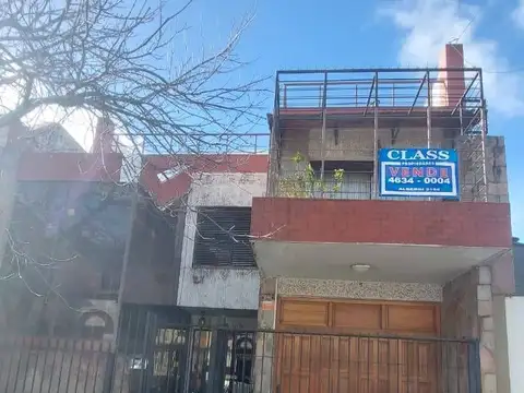 CASA 2 PLANTAS 4 AMB C/GALPON Y COCHERA 3 AUTOS-PARQUE CHACABUCO