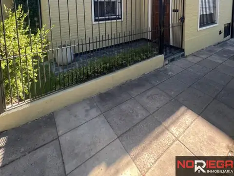 Casa en alquiler c/ cochera en Muñiz