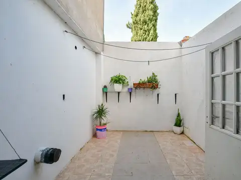 Depto Tipo Casa en Venta en Tolosa, USD 60.000
