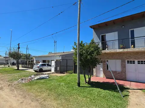 Dúplex en venta en chajarí | 3 dormitorios, quincho, cochera y apto crédito – us$100.000