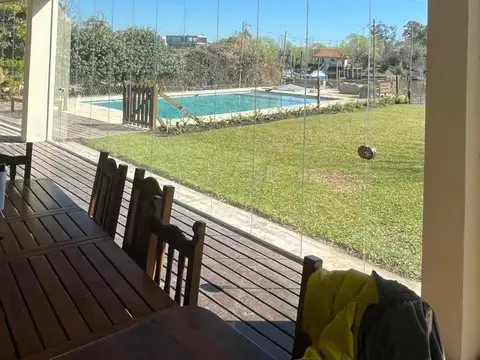 Casa en Alquiler Temporal con 3 cocheras