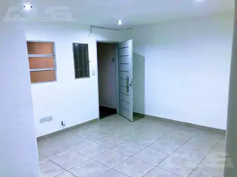 Dto de 3 amb frente a la estación. Solo apto profesional.