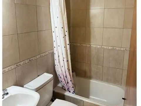 Depto Tipo Casa en Alquiler en Caseros, $ 430.000