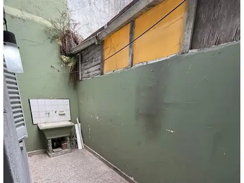 Depto Tipo Casa 2 ambientes con 1 baño