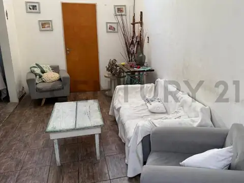 CASA EN VENTA PARQUE PILETA BERISSO