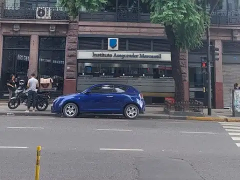 ALQUILO DPTO 3 AMBIENTES LUMINOSO CON COCINA INDEPENDIENTE