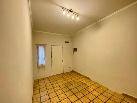 Depto Tipo Casa en Alquiler en Banfield, $ 980.000