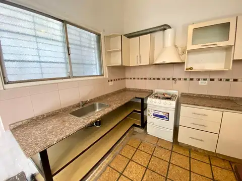 Depto Tipo Casa en Alquiler en Banfield, $ 980.000