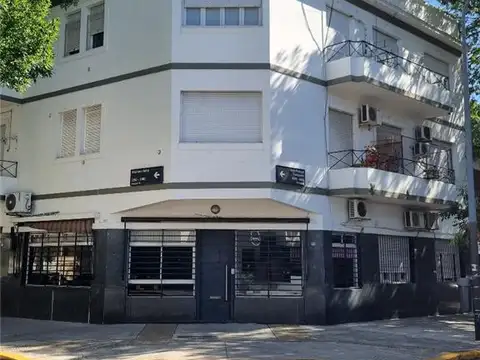 Muy lindo departamento de 3 ambientes con blanco todo externo.