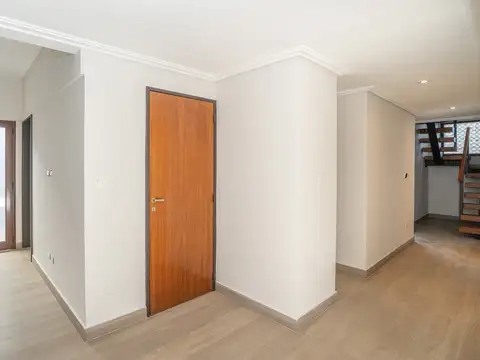 Depto Tipo Casa 5 ambientes con 3 baños
