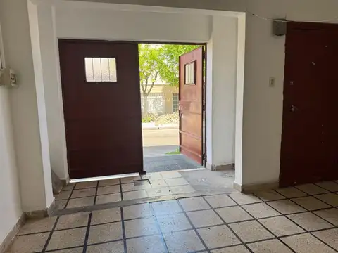 Depto Tipo Casa 4 ambientes con 2 baños