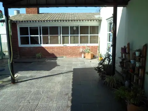 Casa en Venta con 3 cocheras