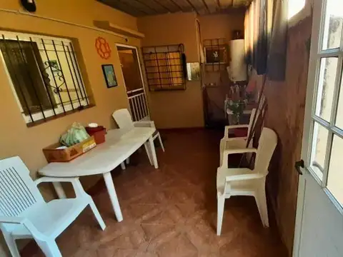 Casa 2 ambientes con 1 baño