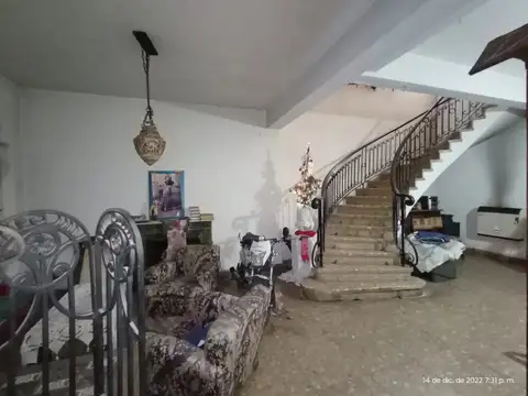 Casa 6 ambientes con 5 baños