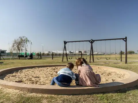 Venta Terreno / Lote a la laguna en Las Victorias Canning