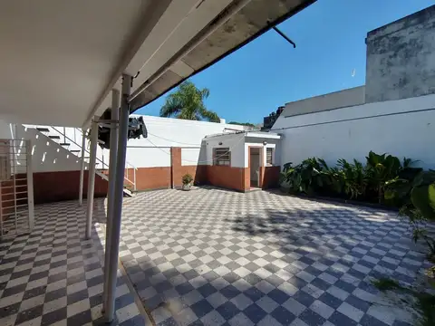 Casa en Alquiler con 1 cochera