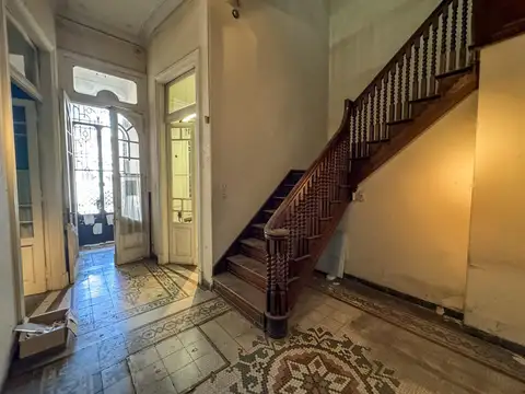 Venta Casa uso institucional/profesional. Presidente Roca y Mendoza