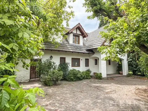 Casa en venta en Mayling Club de Campo con excelente vista al golf