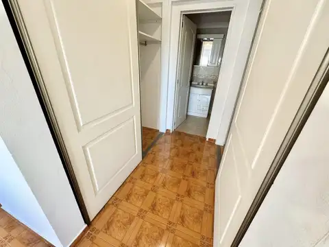 Amplio departamento 3 ambientes en excelente ubicación.