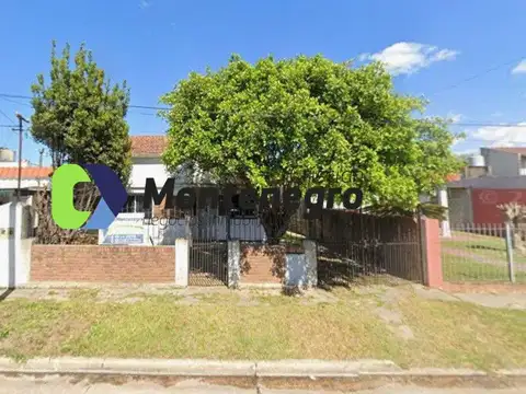 CASA A RECICLAR VENTA BERAZATEGUI CENTRO 3 ambientes