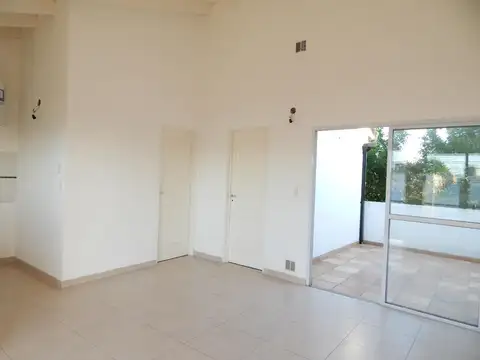 OPORTUNIDAD   Depto. 2 ambientes con patio 