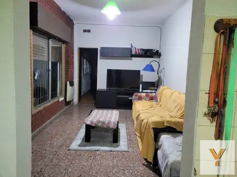 Casa en venta - 1 Dormitorio 1 Baño 1 Cochera - 160Mts2 - La Matanza