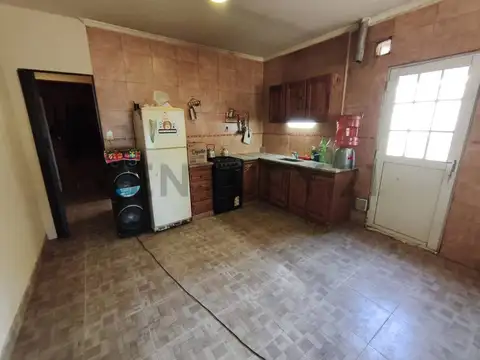 VENTA CASA 3 AMB C/PATIO LA REJA