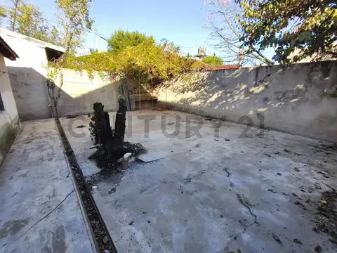 Lola Mora 1400, Piso 0