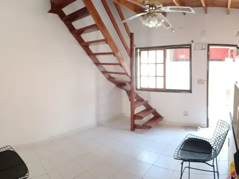 Depto Tipo Casa 2 ambientes con 1 baño