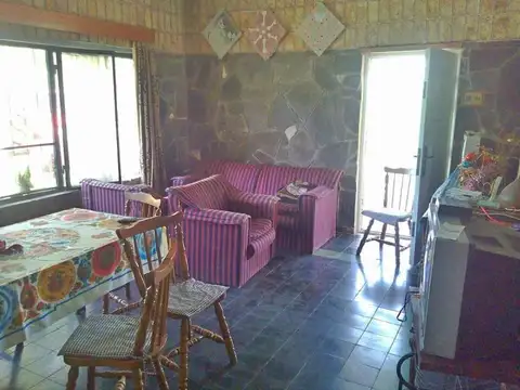 Casa 4 ambientes con 2 baños