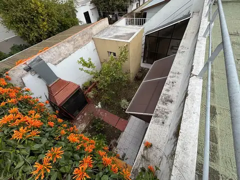 Depto Tipo Casa 3 ambientes con 2 baños